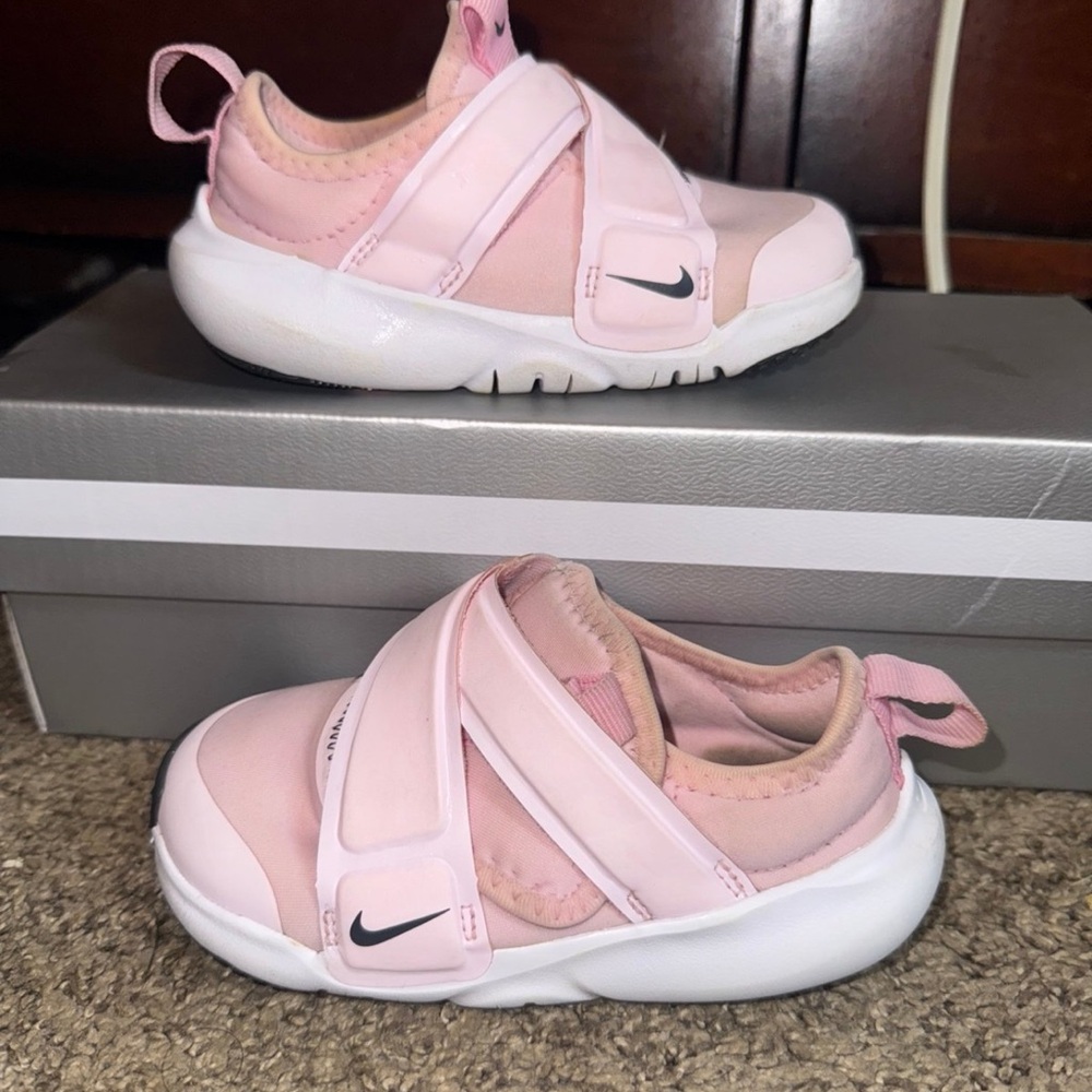 Nike Kids Pink Sneakers size 8c great condition size 8c toddler